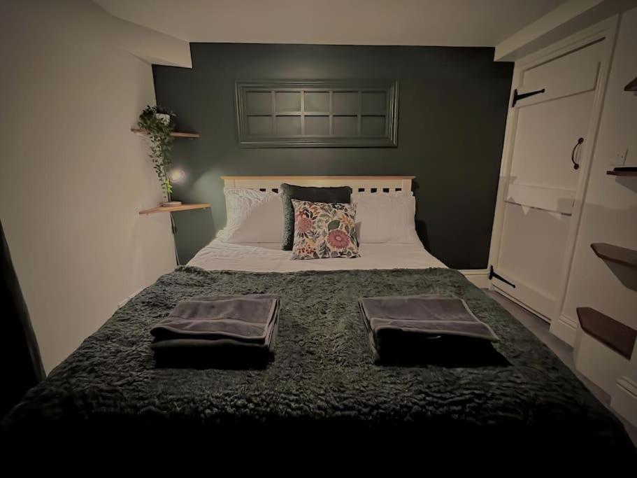 Period Apartment, Great Views, In Heart Of Town. Bradford-On-Avon Exteriér fotografie