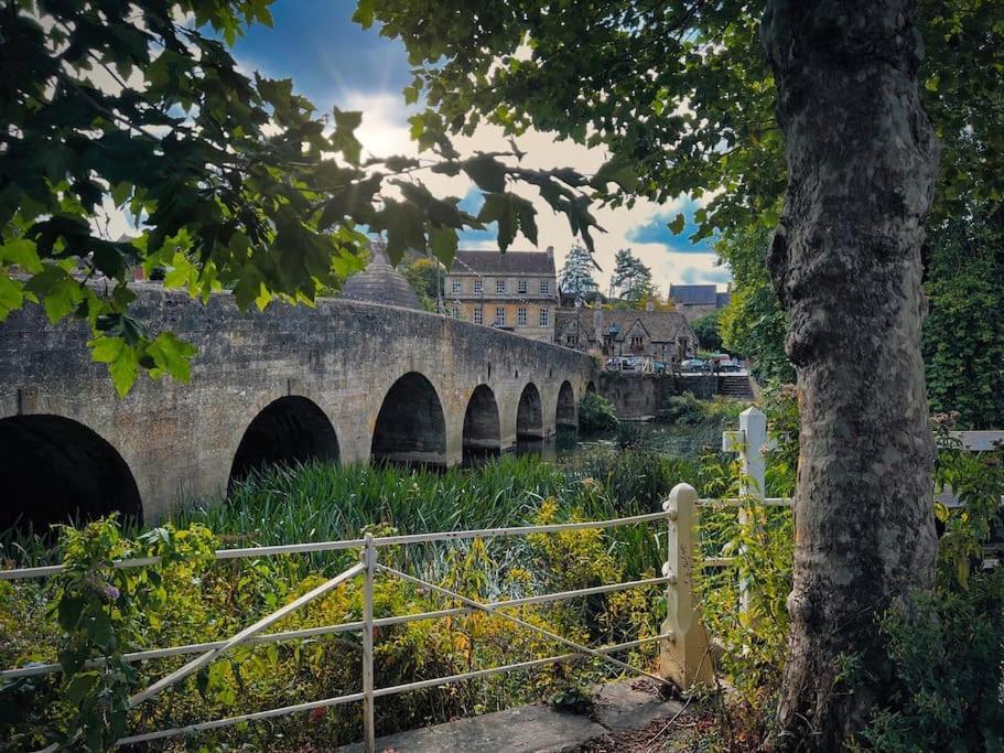 Period Apartment, Great Views, In Heart Of Town. Bradford-On-Avon Exteriér fotografie