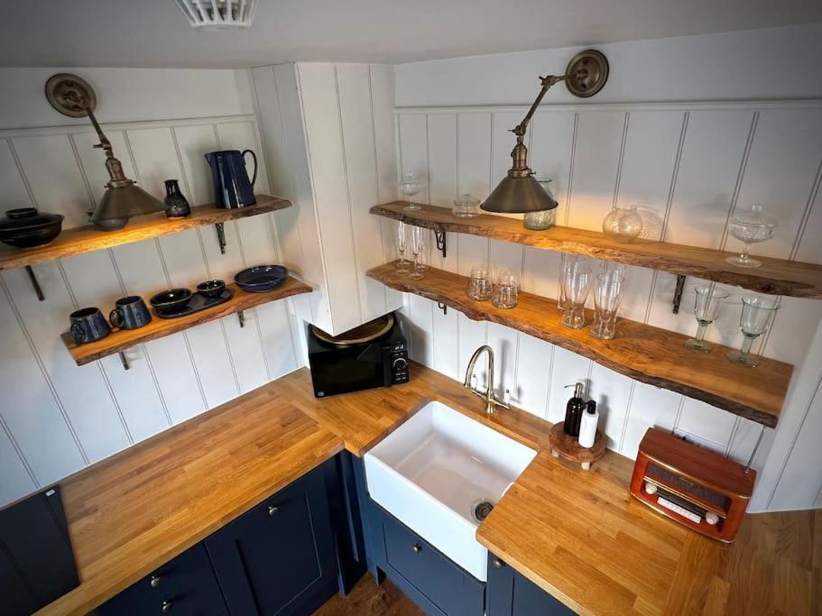 Period Apartment, Great Views, In Heart Of Town. Bradford-On-Avon Exteriér fotografie